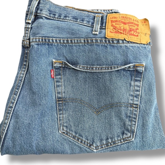 Levi's 501 Jeans‎ Mens 42x30 Light Wash Denim Button Fly Regular Fit - Picture 2 of 9